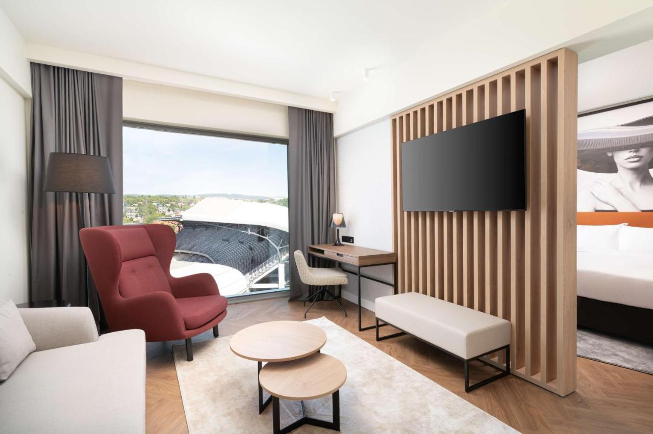 Radisson Blu Hotel, Cluj ภายนอก รูปภาพ A room at the hotel