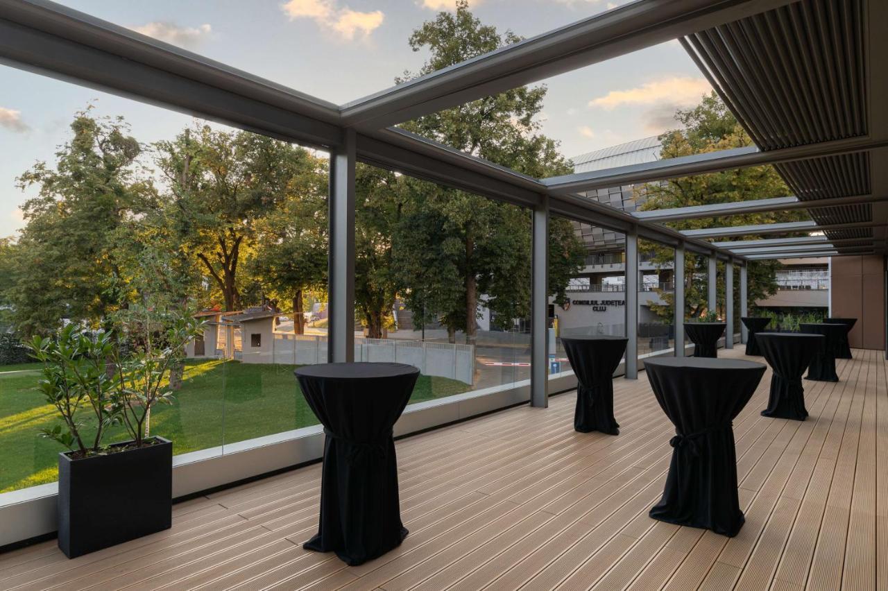 Radisson Blu Hotel, Cluj ภายนอก รูปภาพ The terrace