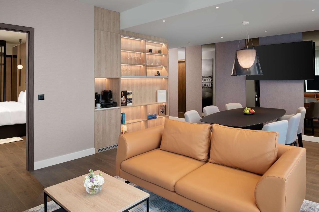 Radisson Blu Hotel, Cluj ภายนอก รูปภาพ A suite at the hotel