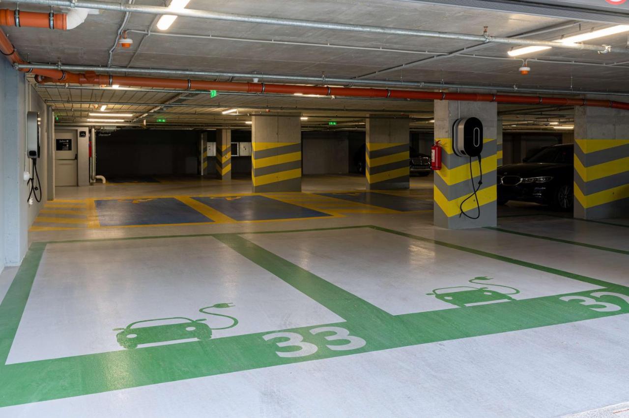 Radisson Blu Hotel, Cluj ภายนอก รูปภาพ Parking garage