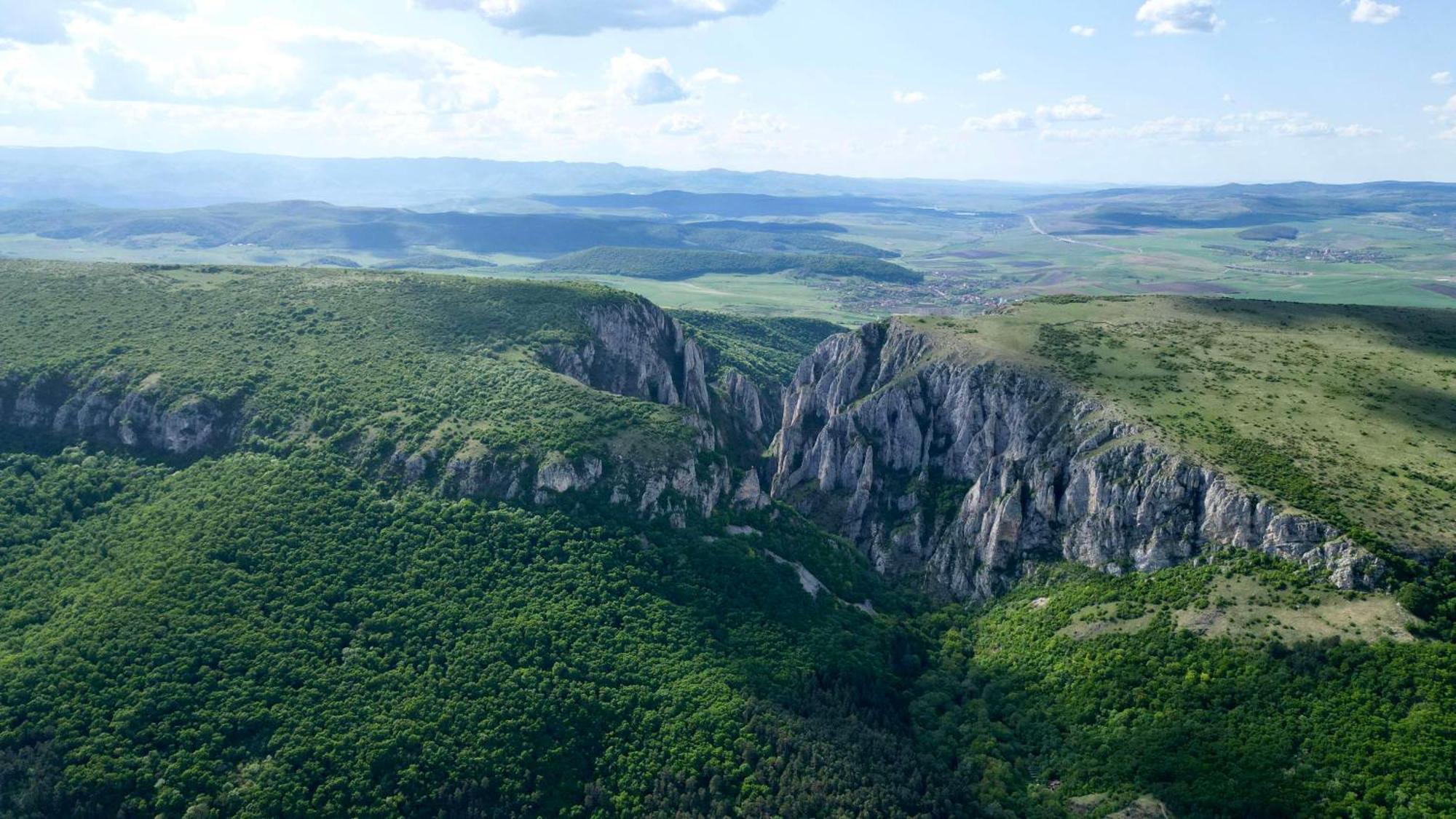 Radisson Blu Hotel, Cluj ภายนอก รูปภาพ The Mehedinți Mountains
