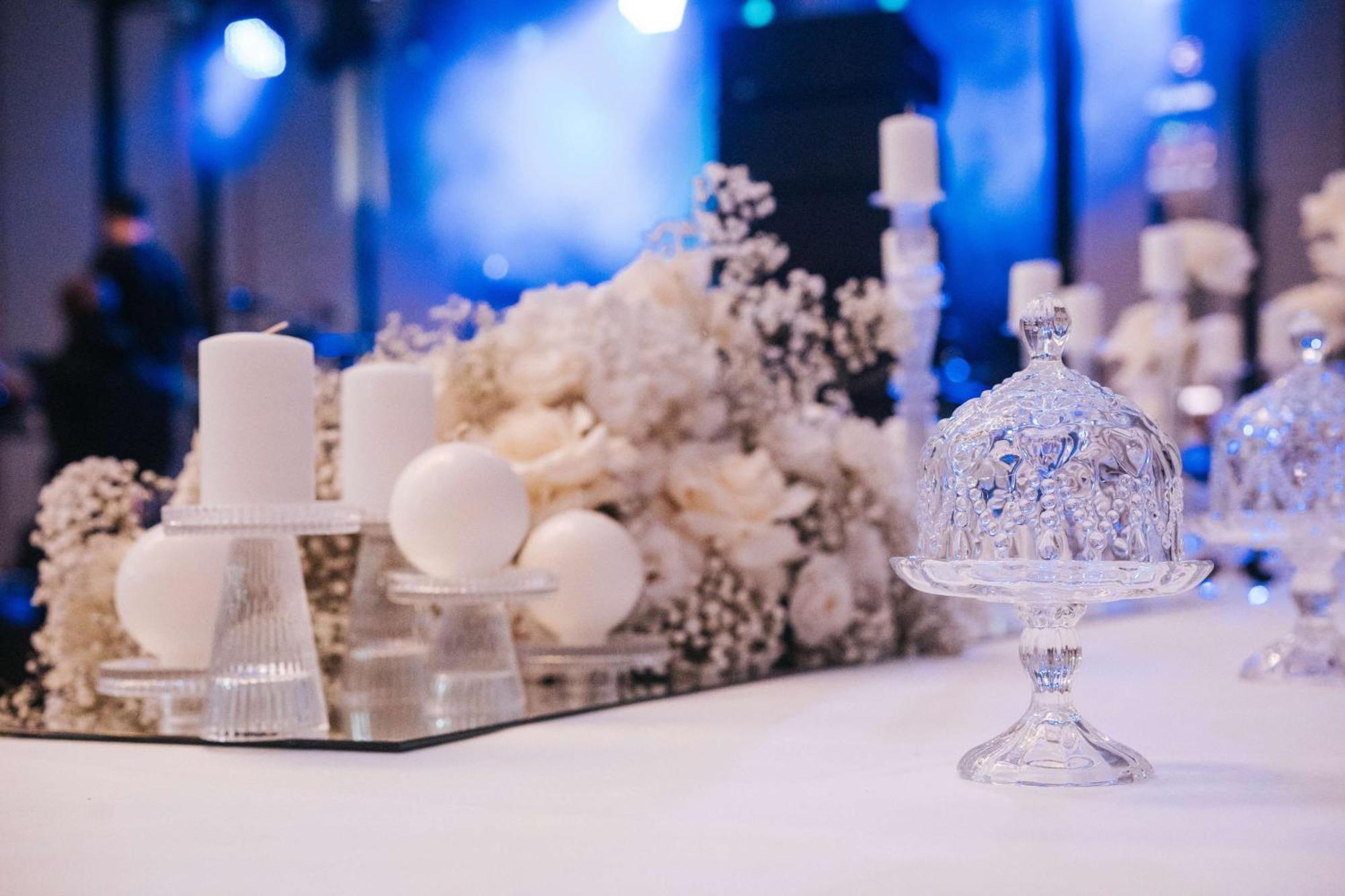 Radisson Blu Hotel, Cluj ภายนอก รูปภาพ A table decorated for a wedding